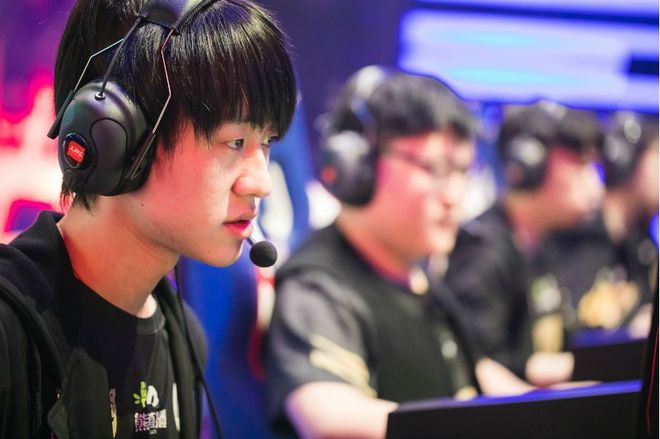 关于C9翻盘HKA,Uzi开启传奇时刻宿敌对决淘汰赛,成为赛场最大亮点的信息 关于C9翻盘HKA,Uzi开启传奇时刻宿敌对决淘汰赛,成为赛场最大亮点的信息