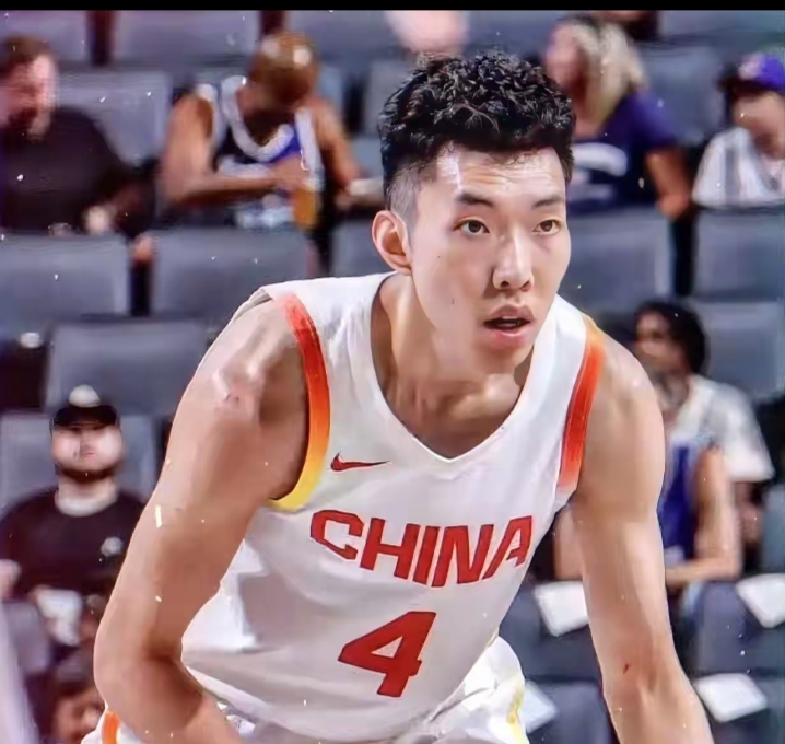 马刺大胜中国男篮,121比86轻松取胜 马刺大胜中国男篮,121比86轻松取胜