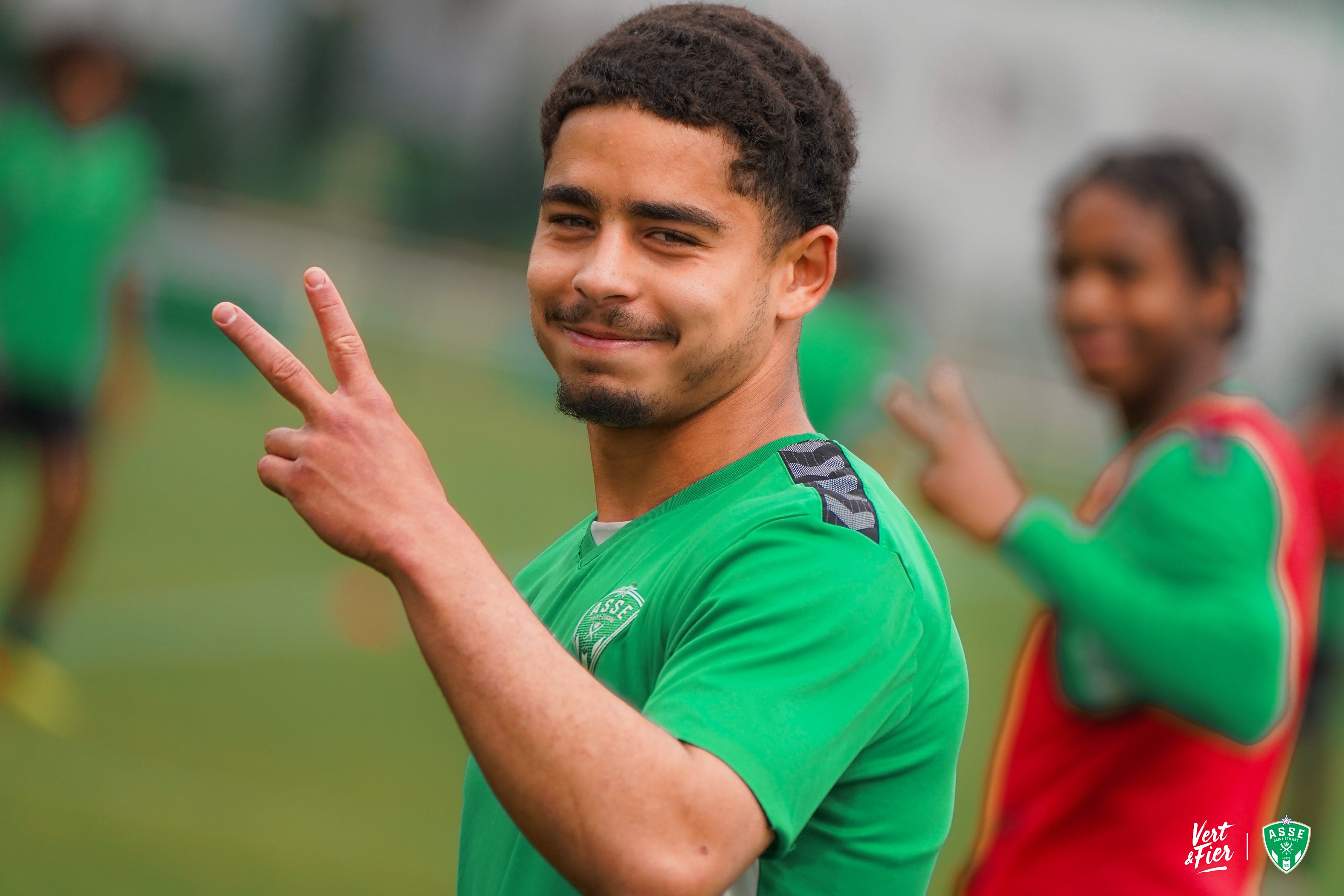 包含圣埃蒂安主场取胜,稳固联赛地位的词条 包含圣埃蒂安主场取胜,稳固联赛地位的词条