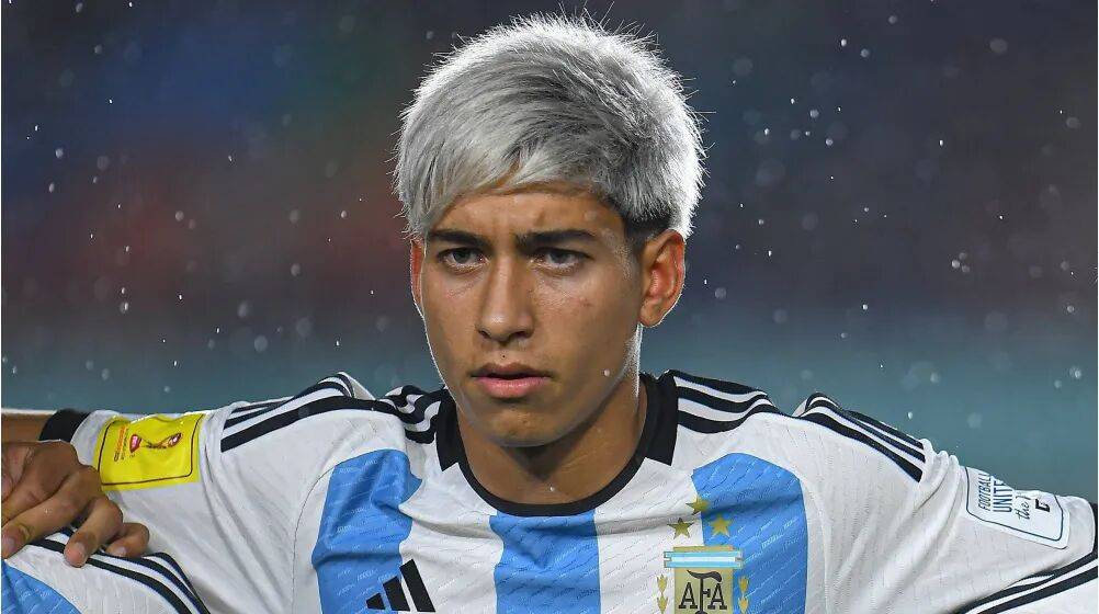 包含乌克兰年轻新星崭露头角，或成世界杯黑马的词条