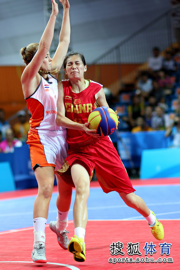 荷兰女篮勇夺非洲杯冠军风采绝伦