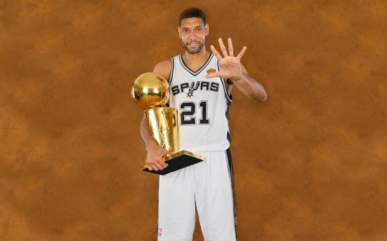 包含马刺老将邓肯回归训练场地，教练组盛赞其视野出色的词条