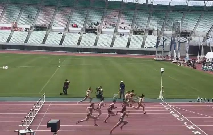 选手挑战历史纪录,赛场惊艳表现 选手挑战历史纪录,赛场惊艳表现