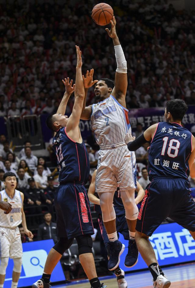 关于篮球联赛决赛迎来高潮，胜负难分的信息