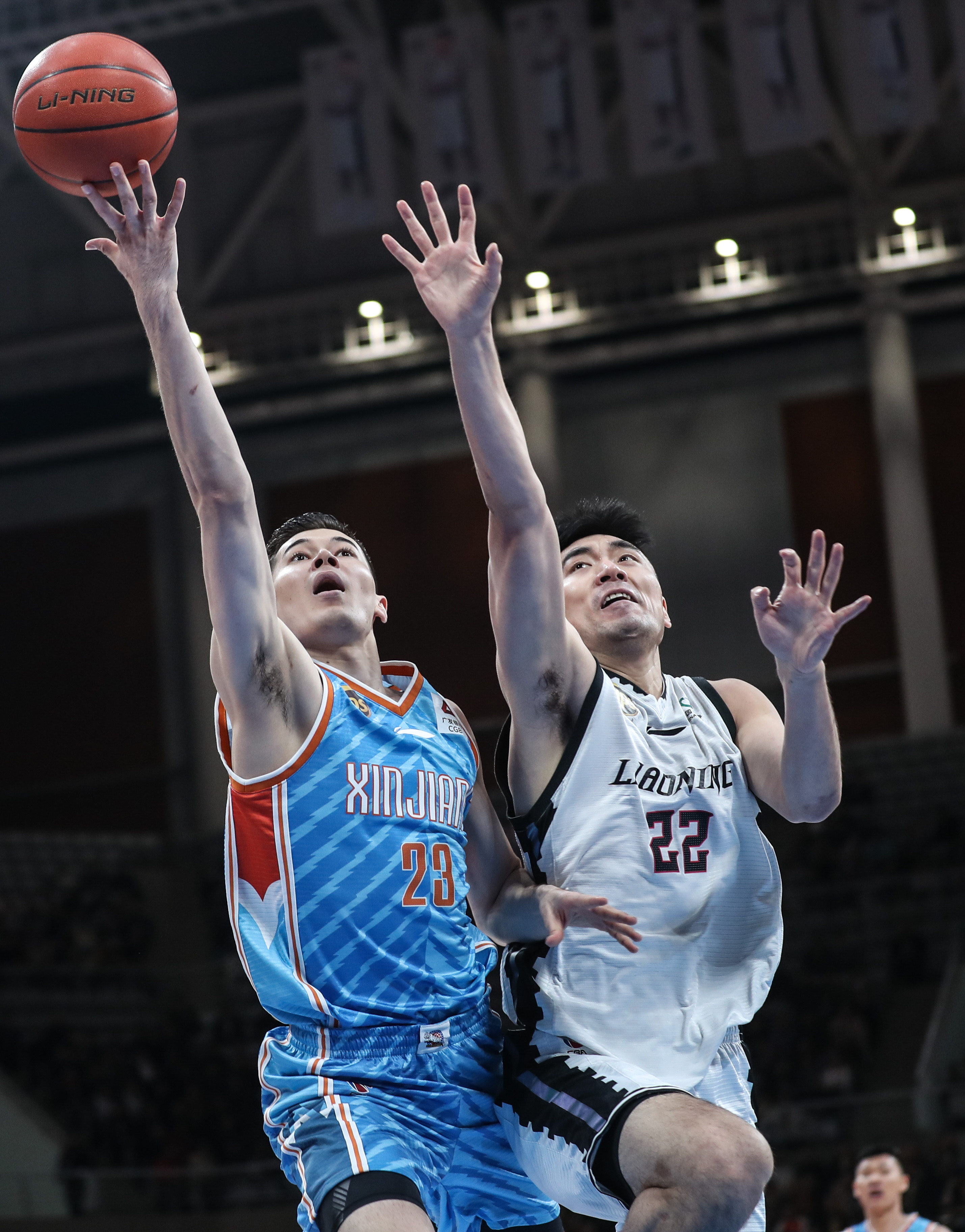 关于篮球联赛决赛迎来高潮，胜负难分的信息