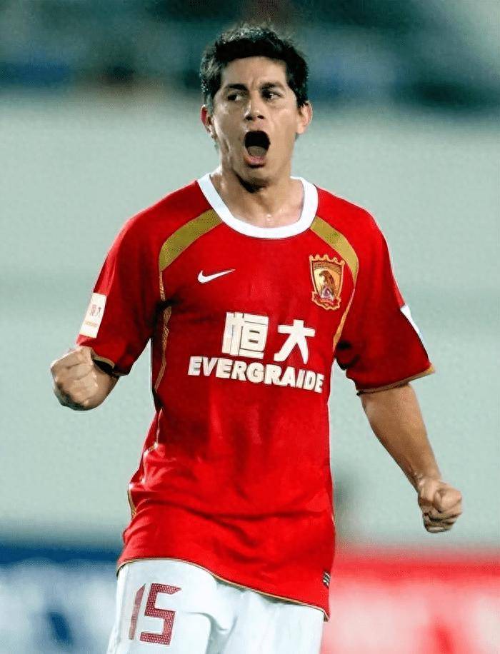 阿根廷著名足球俱乐部签下一名实力雄厚的外援球员的简单介绍