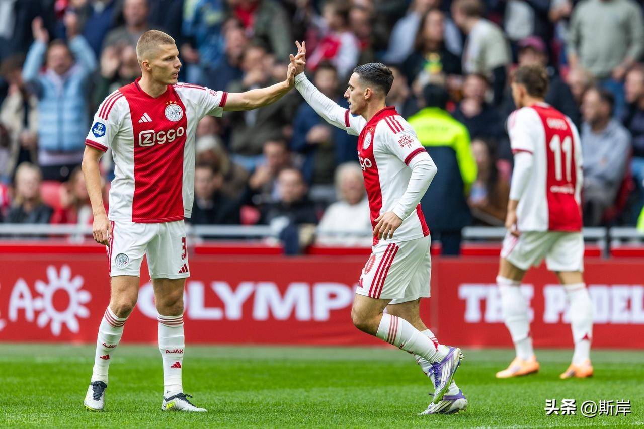 阿贾克斯继续保持不败,豪取十连胜 阿贾克斯继续保持不败,豪取十连胜