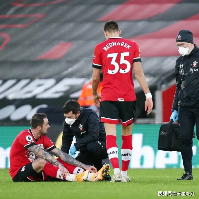 包含南安普顿惊险取胜，逼近保级成功的词条