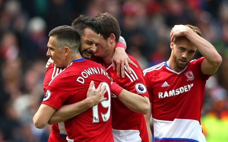 包含斯旺西主场负于水晶宫，保级局面不容乐观的词条