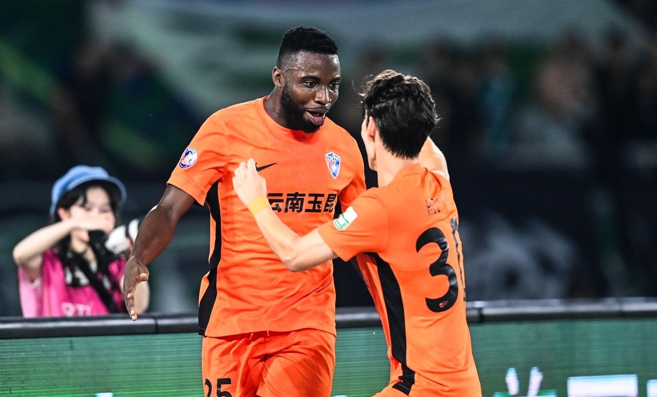 北京国安队员锐意备战国际对手,决胜瞬间的简单介绍 北京国安队员锐意备战国际对手,决胜瞬间的简单介绍