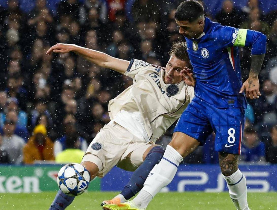 阿贾克斯实现双杀,豪取进球 阿贾克斯实现双杀,豪取进球