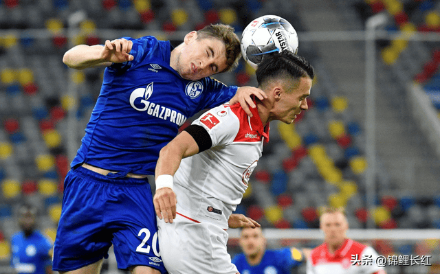 沙尔克主场演练新战术，备战下一场比赛