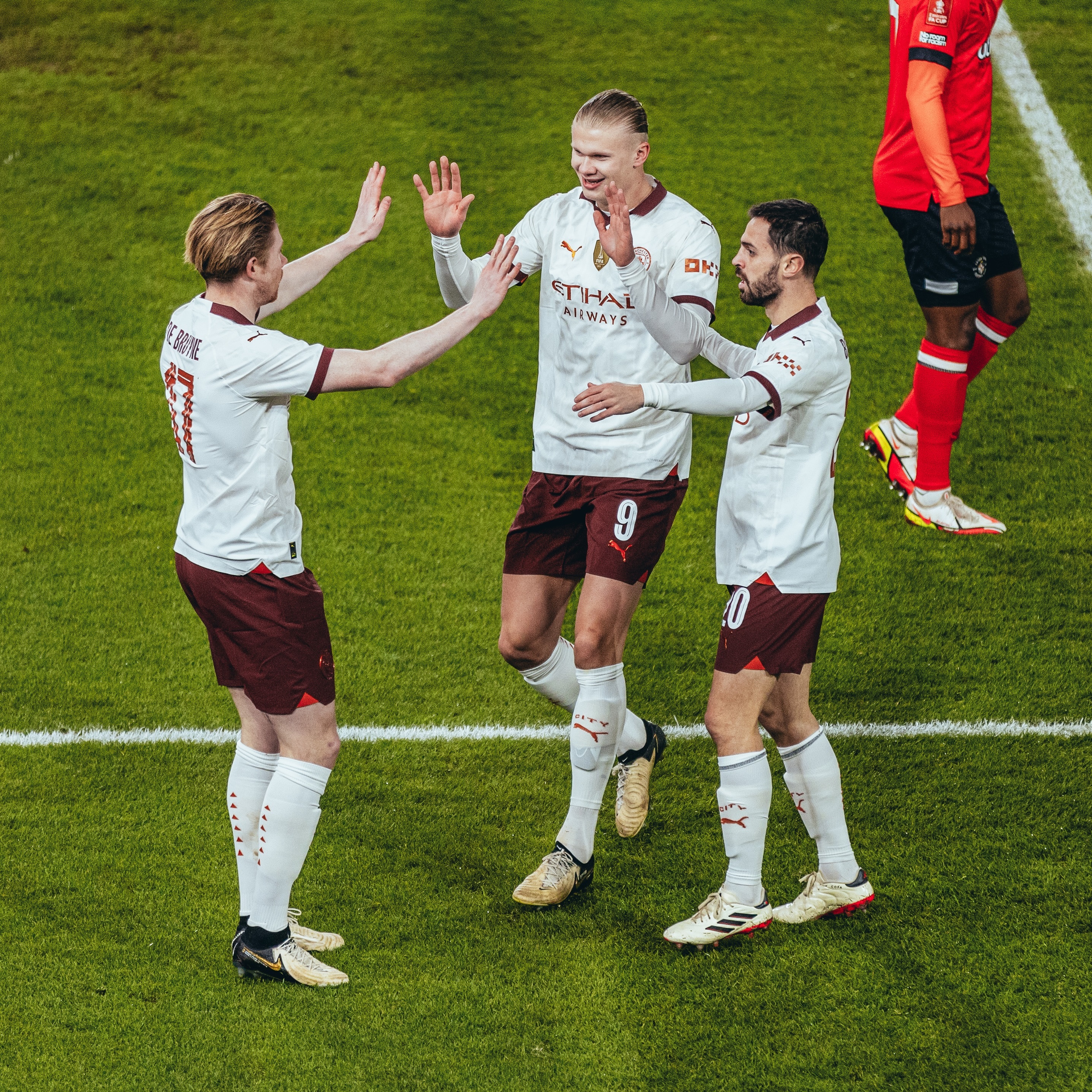 曼城碾压德国,哈弗茨带队取胜 曼城碾压德国,哈弗茨带队取胜