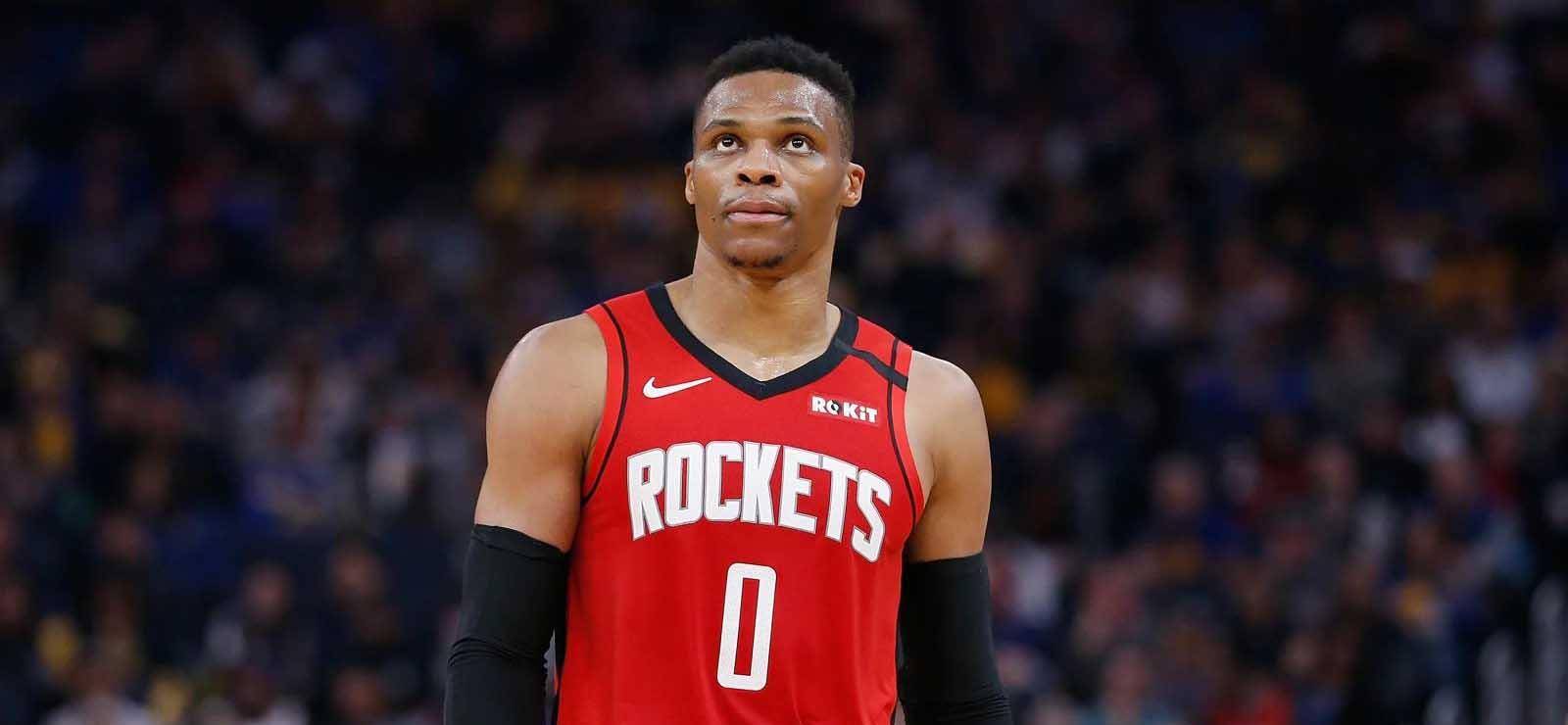 包含北极熊主帅沃尔成功带队晋级季后赛，刷新历史纪录的词条