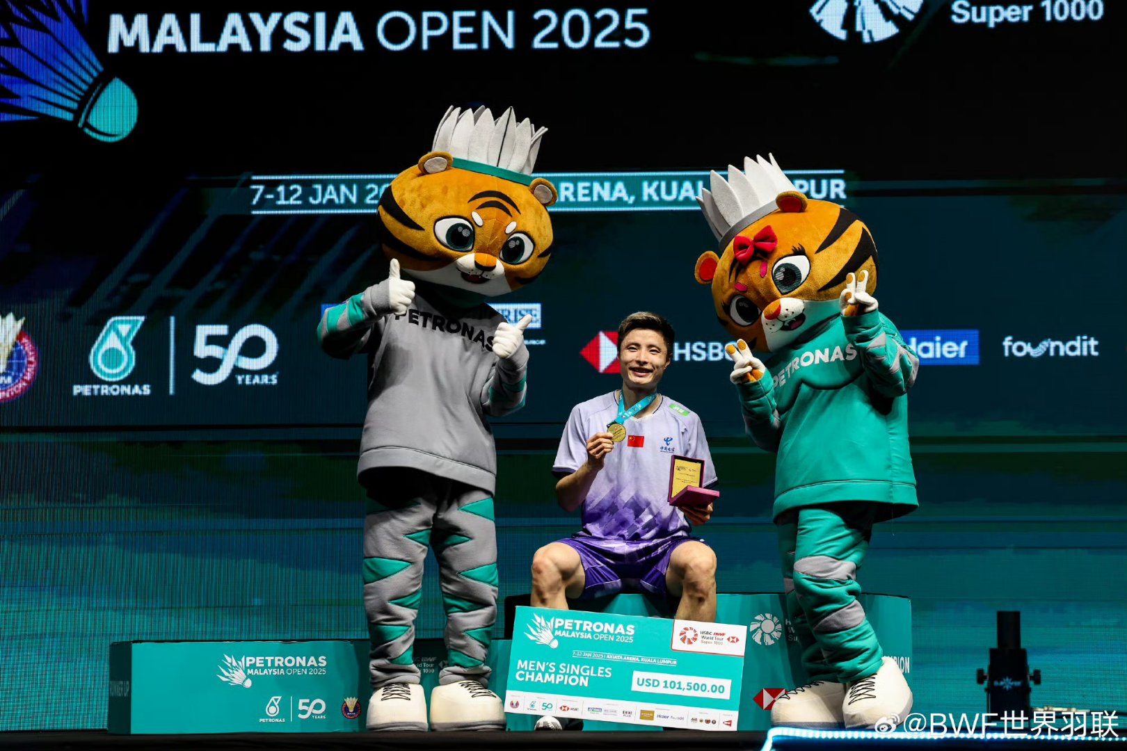 法国队横扫丹麦队，石宇奇点燃赛场