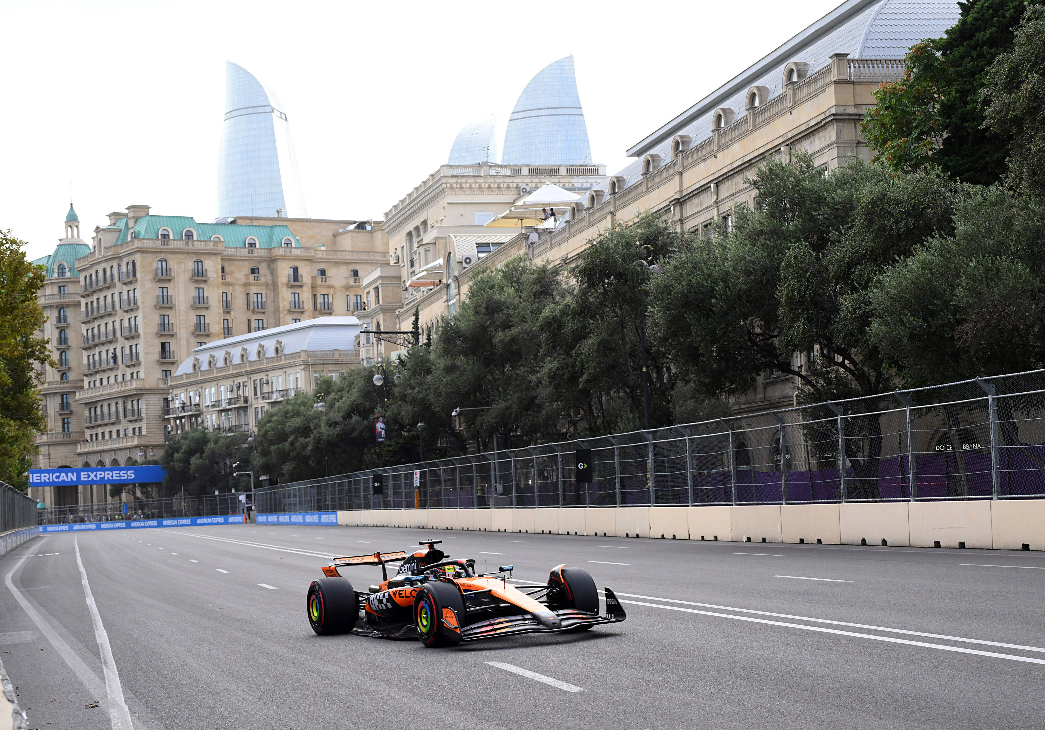 迈凯伦力克哈斯车队，汉密尔顿惊艳四座的简单介绍