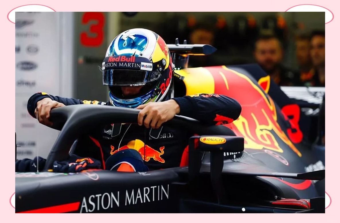 关于阿斯顿马丁完胜红牛车队，诺里斯统治全场的信息