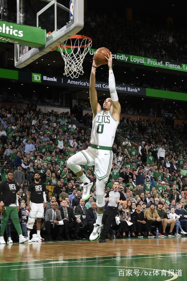 广州队险胜山东队，塔图姆带队取胜