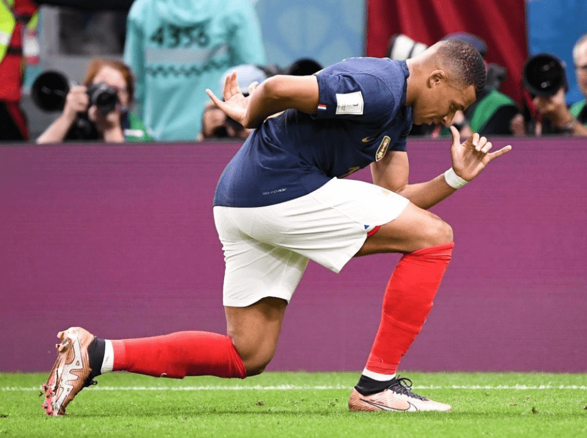 丹麦翻盘希腊，卡塞米罗扛起全队的简单介绍