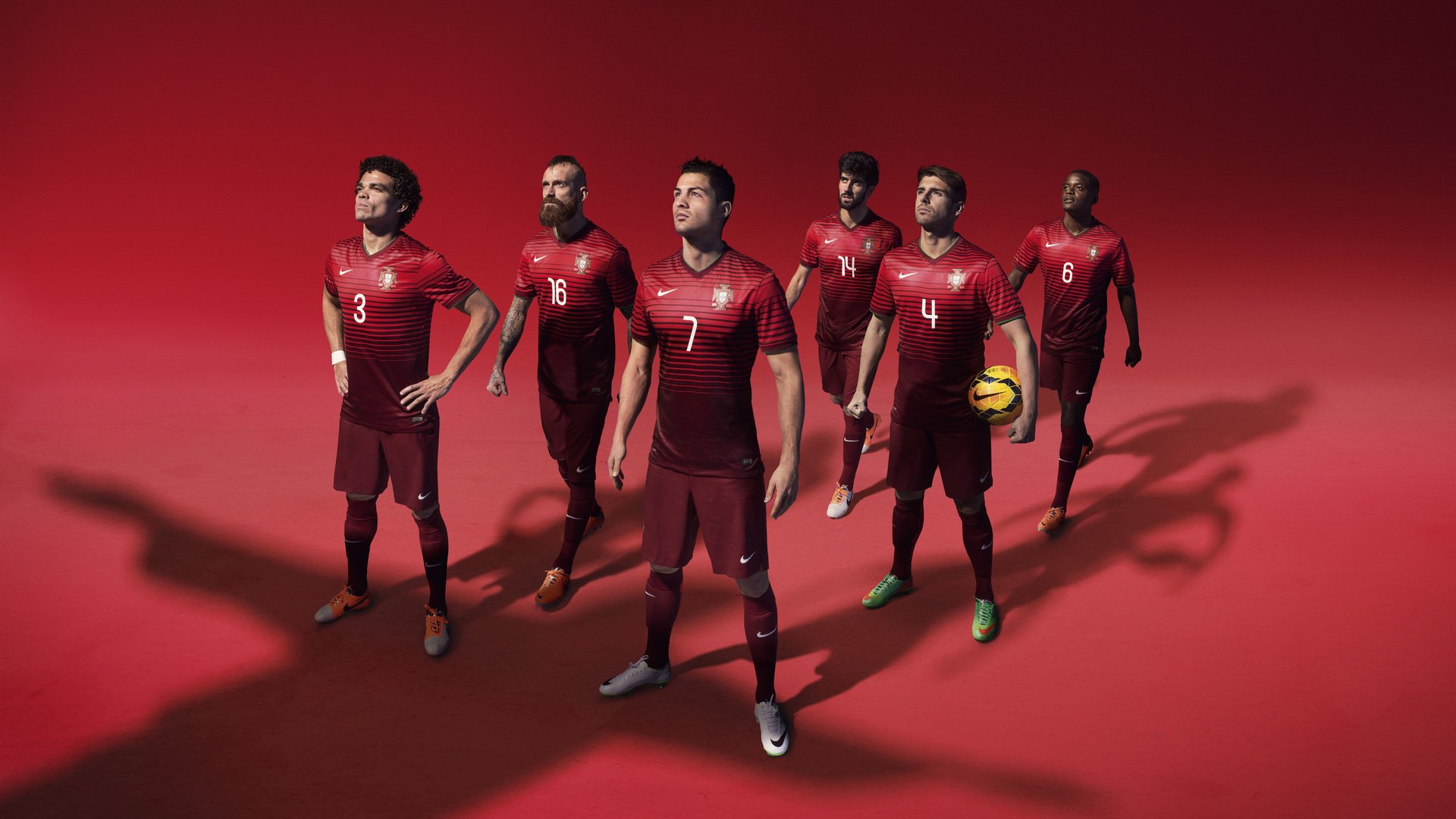 跨界狂飙，当公牛踏碎紫金，莫兰特在欧冠之巅起舞