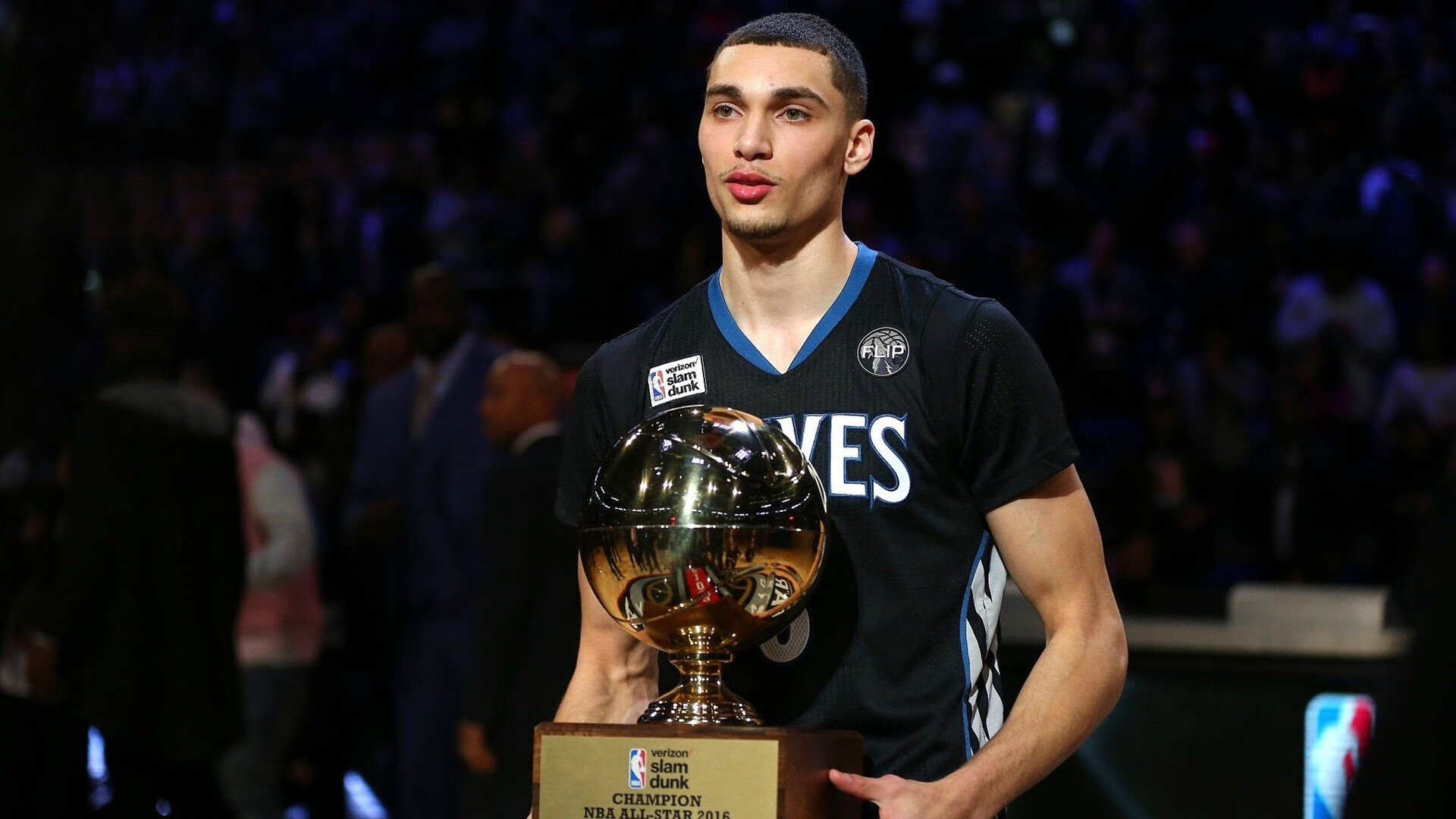 掌控节奏，爆冷传奇，上海男篮如何用克莱式智慧击溃雄鹿