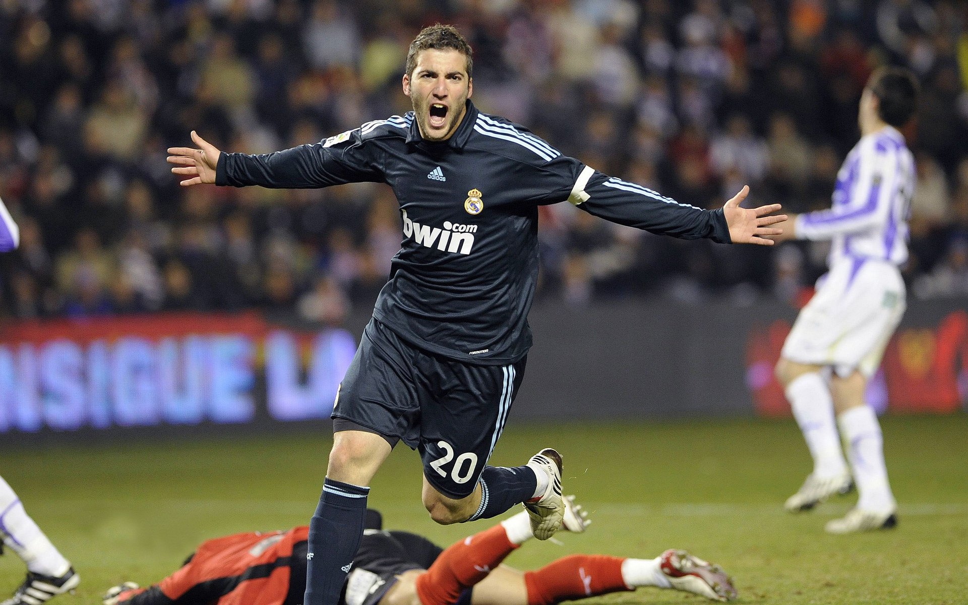 冰与火的交响，奥地利队横扫法国队，张继科刷新纪录的双重震撼